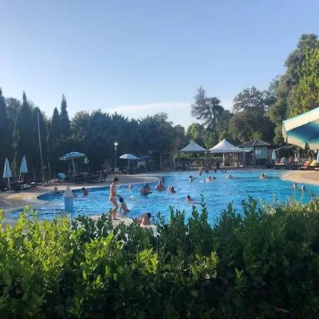 Chalet Comfortable Campsite-chalet G16 Tuscany Near Sea