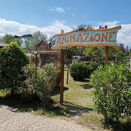 Chalet Comfortable Campsite-chalet G16 Tuscany Near Sea *
