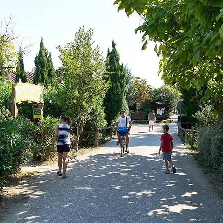 Comfortable Campsite-chalet G16 Tuscany Near Sea Chalet
